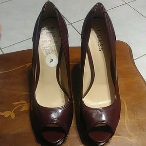 Size 9 Burgundy Guess heels